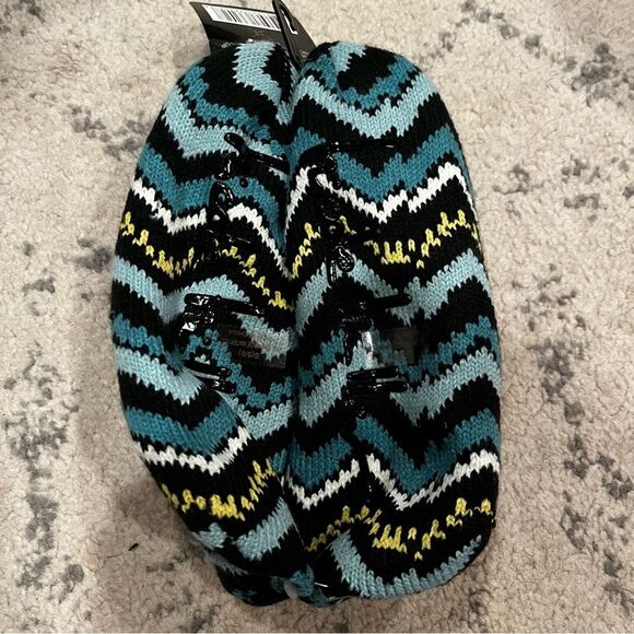 NWT Nicole Miller Knit Fuzzy Grip Bottom Slipper Socks Size Small - Picture 2 of 4